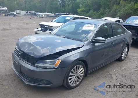 2014 Volkswagen Jetta 2.0L Tdi from USA, damaged, VIN 3VWLL7AJ3EM445368
